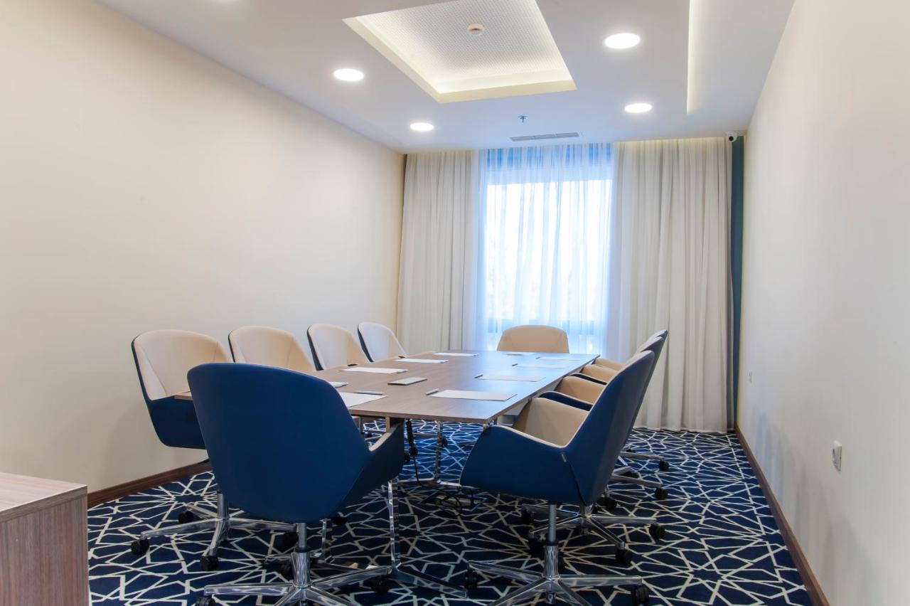 Holiday Inn Plovdiv By Ihg Exterior foto