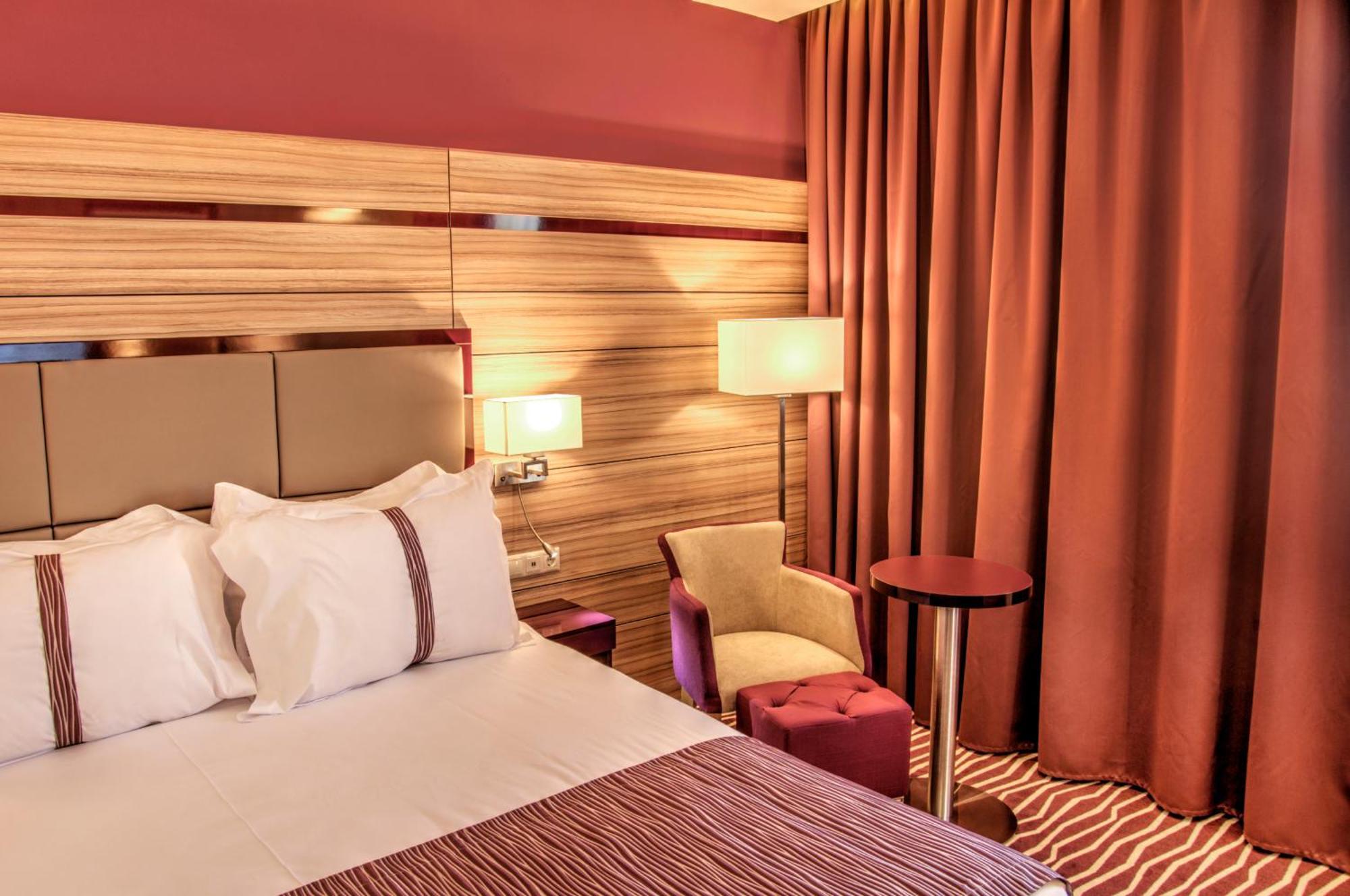 Holiday Inn Plovdiv By Ihg Exterior foto